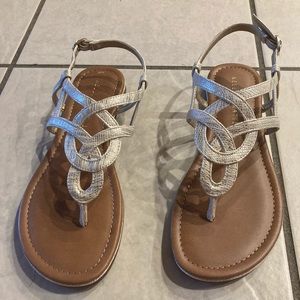 Kelly & Katie Sandal